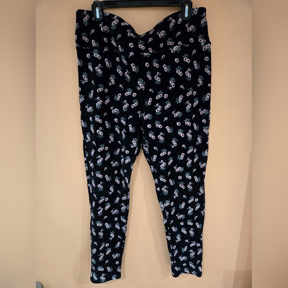 Stretchy velvet floral pants